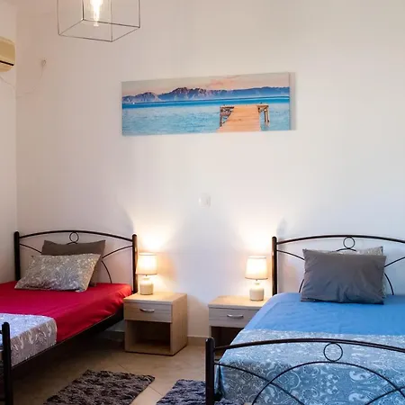Konstantinos Holiday House *