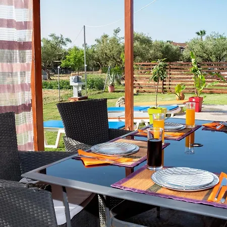 Konstantinos Holiday House Willa *
